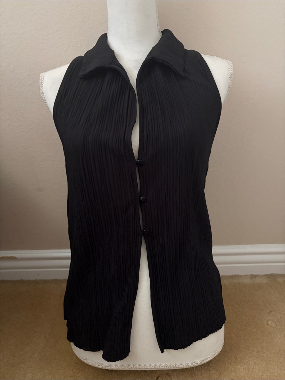 Zara Black Sleeveless Pleated Collared Button-Front Top